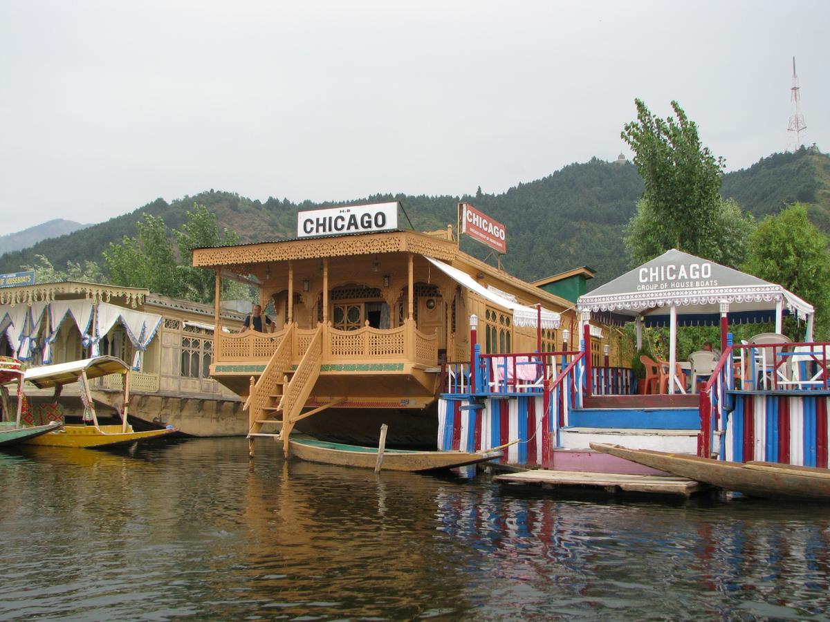 Chicago Group Of Houseboats Hotel Srīnagar Buitenkant foto
