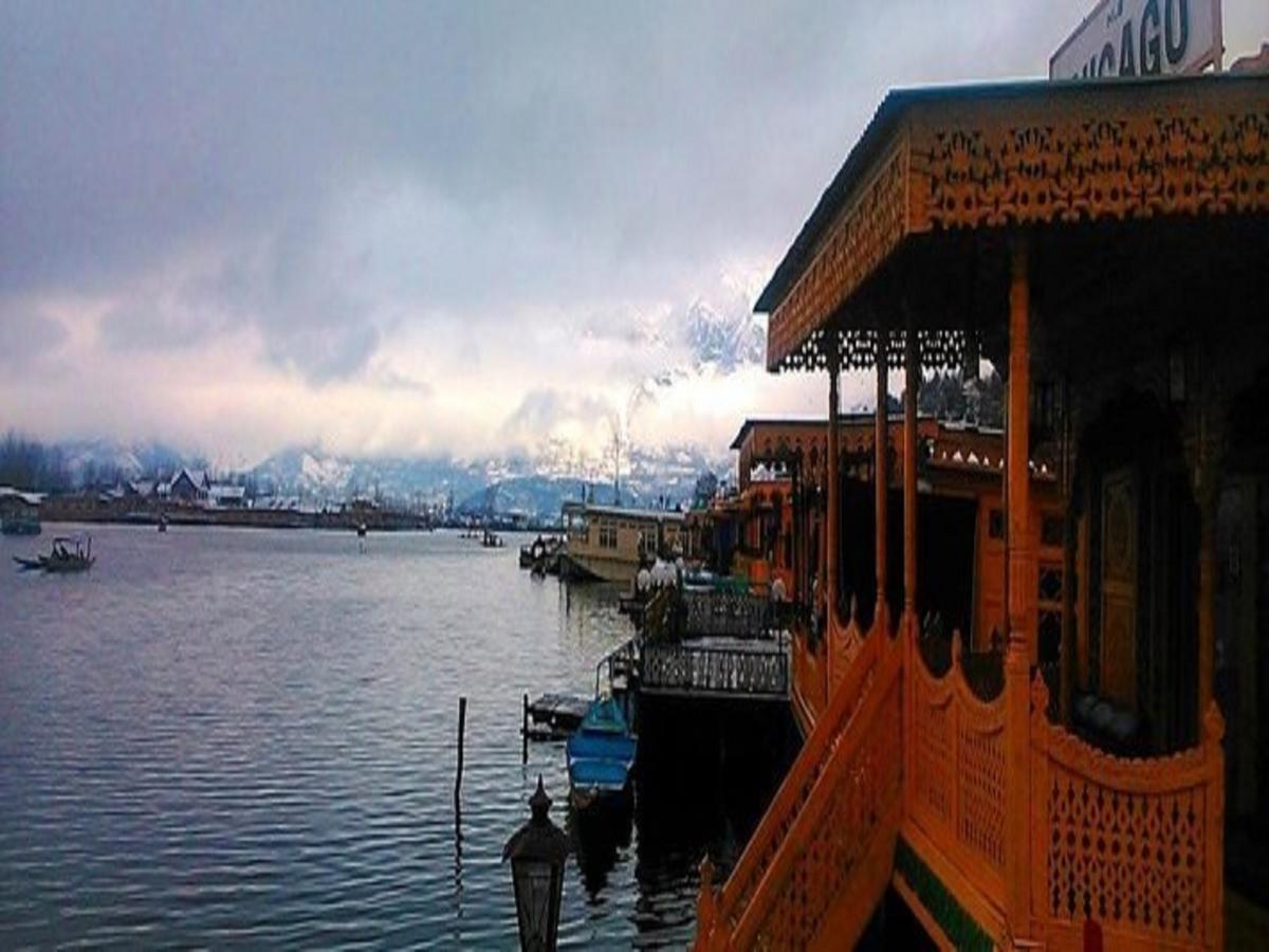 Chicago Group Of Houseboats Hotel Srīnagar Buitenkant foto