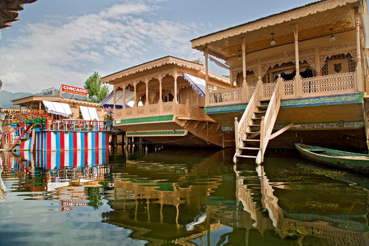 Chicago Group Of Houseboats Hotel Srīnagar Buitenkant foto