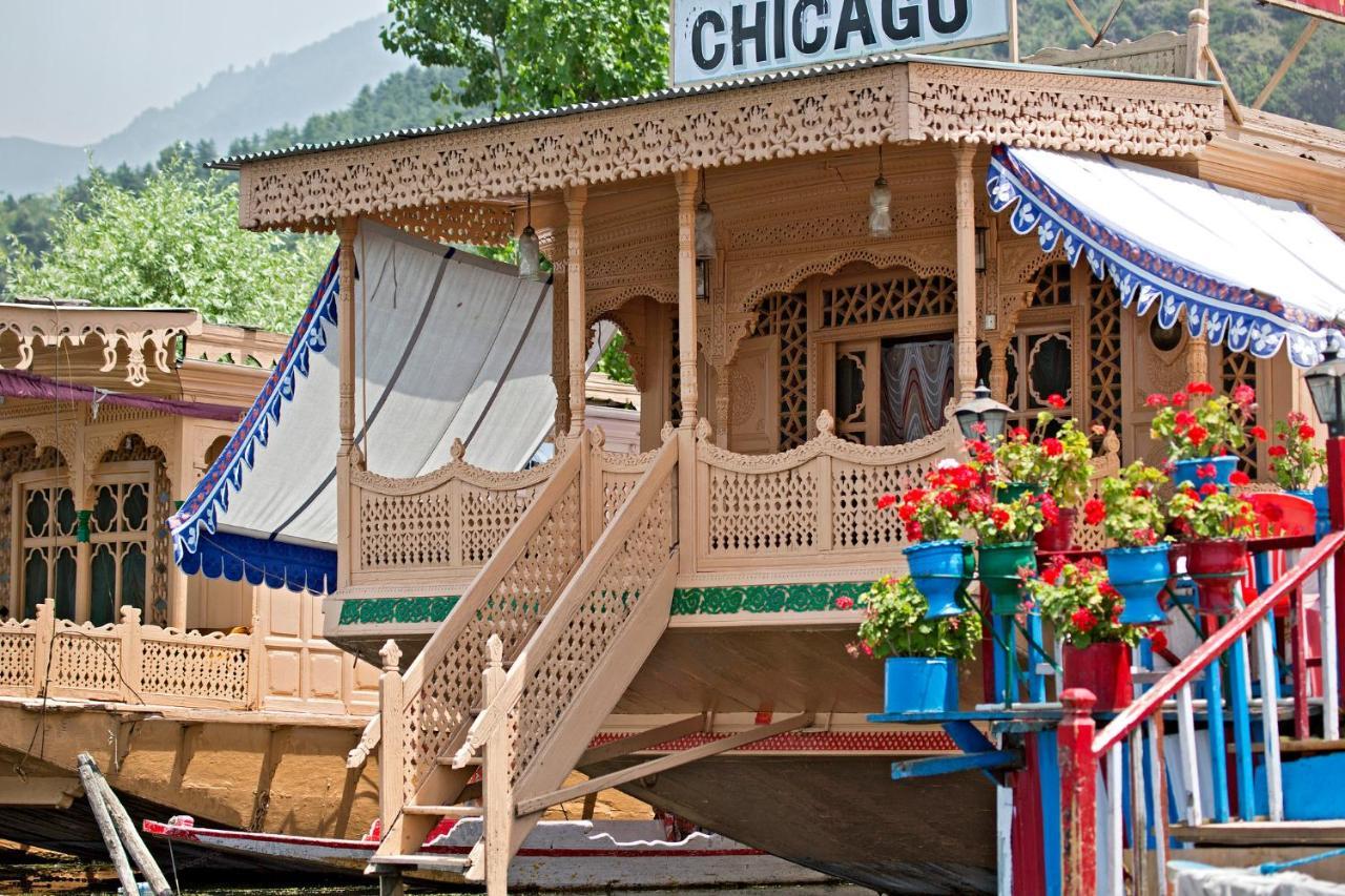 Chicago Group Of Houseboats Hotel Srīnagar Buitenkant foto