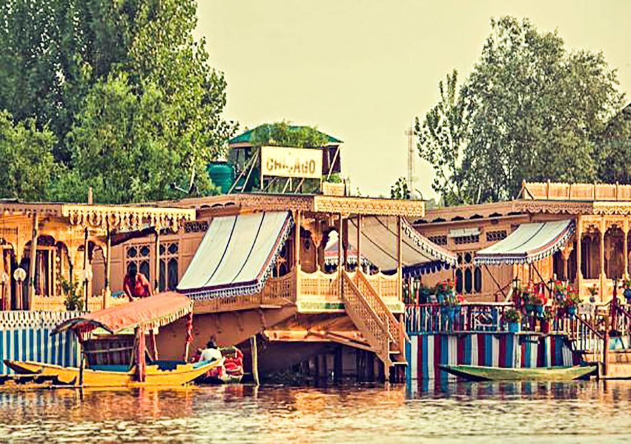 Chicago Group Of Houseboats Hotel Srīnagar Buitenkant foto
